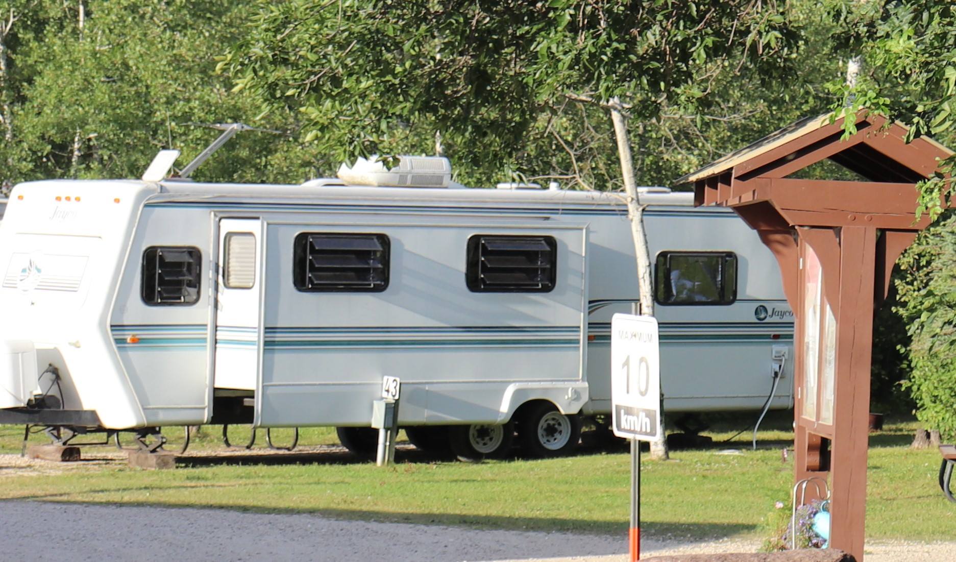 RV Rentals & Storage Rock Garden Campground Richer MB